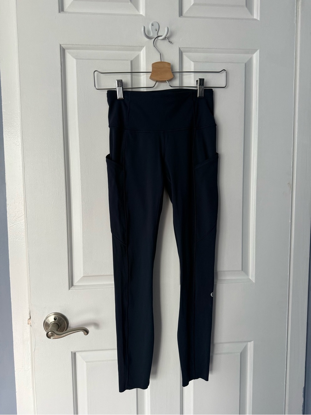 lululemon athletica size 4 170/64Y Navy High-Rise Pocket Cropped Leggings